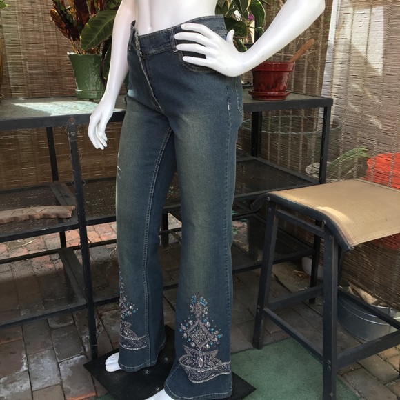 DOMALLO Boot-Cut Dark Denim Wash Embellished Jeans - Picture 3 of 7